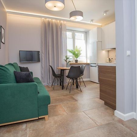 Urban Jungle Apartment In The Heart Of The City Bialystok Bagian luar foto