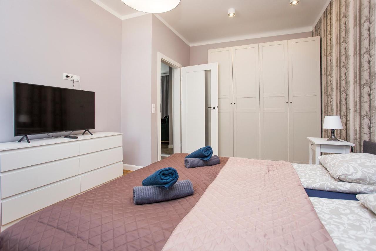 Urban Jungle Apartment In The Heart Of The City Bialystok Bagian luar foto